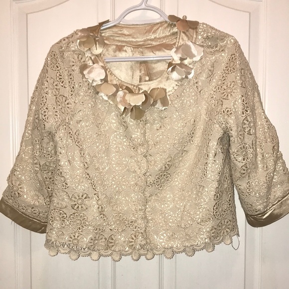 🧵 Beige Eyelet Floral Blazer - Picture 1 of 3